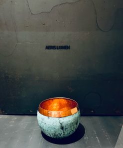Oxideret kobbervase 10 cm høj